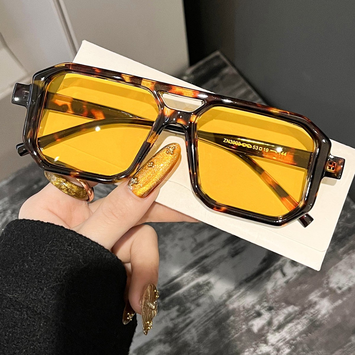 Men'S Fashion Glasses - แว่นกันแดดทรงสี่เหลี่ยมแบบเรโทรใหม่ คุณภาพสูง ป้องกันรังสียูวี สำหรับผู้ชายและผู้หญิง เหมาะสำหรับการเดินทางและกิจกรรมกลางแจ้ง