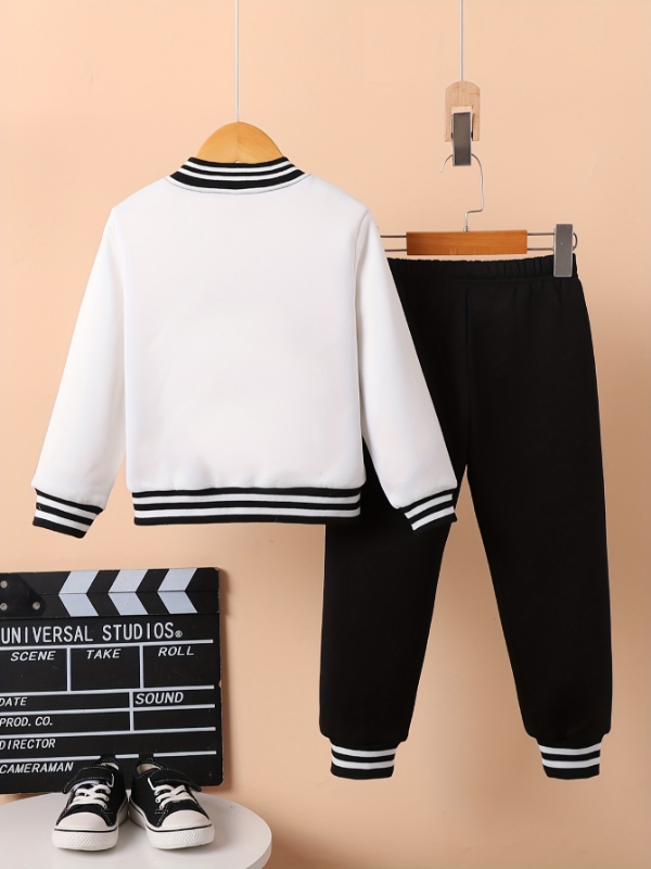 ชุดเสื้อแจ็คเก็ตวาร์ซิตี้และกา - Varsity Jacket Letterman บทวิจารณ์และราคา